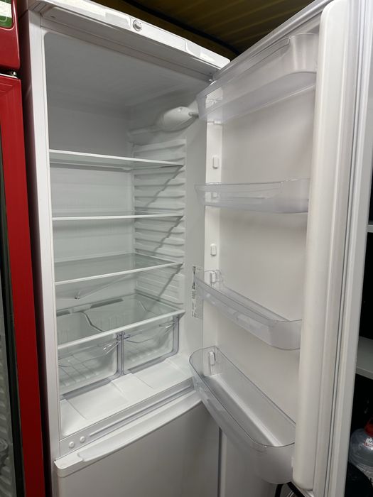 2 холодильника Indesit