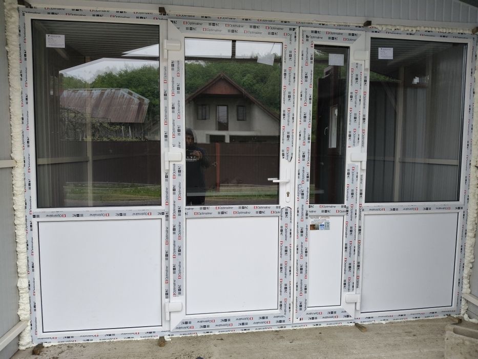 Uși și geamuri termopan la comanda