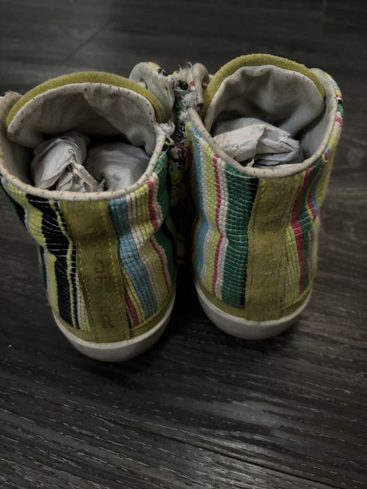 Обувки различни размери