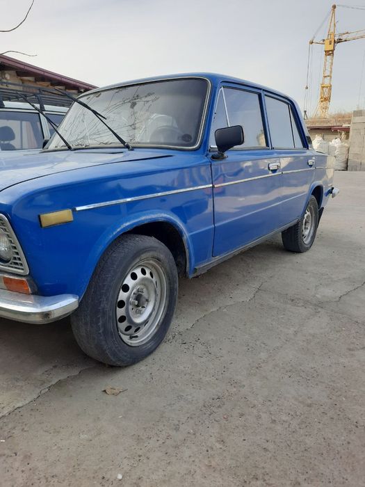 Vaz 2103 sotiladi