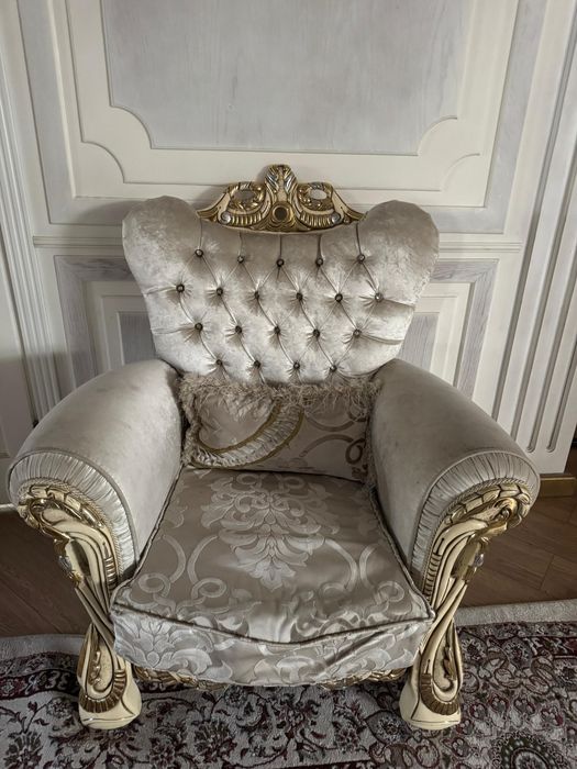 Жұмсақ жиһаз сатылады.