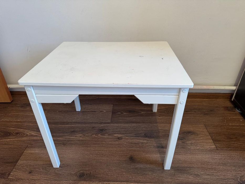 Стол детский и стулья