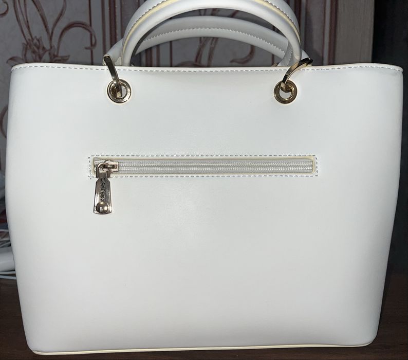 Продается сумка в отличным состаяние