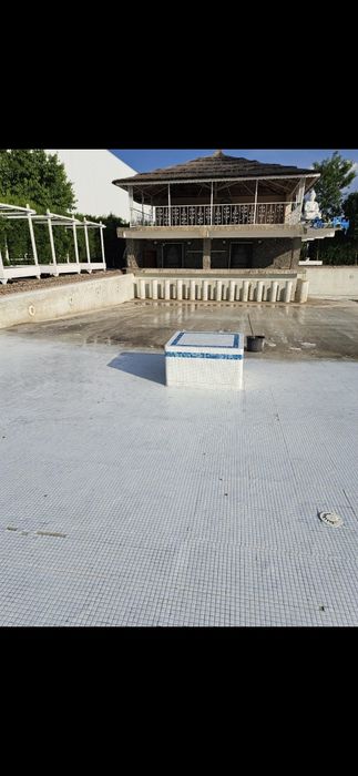 Servicii Profesionale Piscine: Construcție, Mentenanță și Montaj Liner