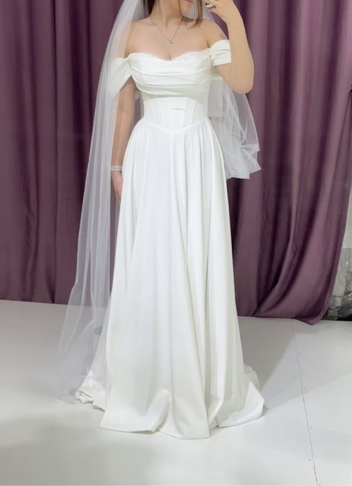 Свадебное платье 44-46 размер(надевалось 1 раз)