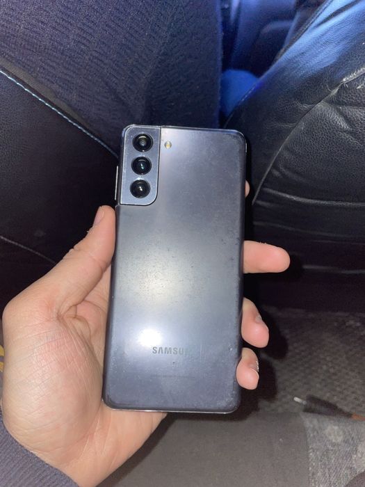Samsung s21.