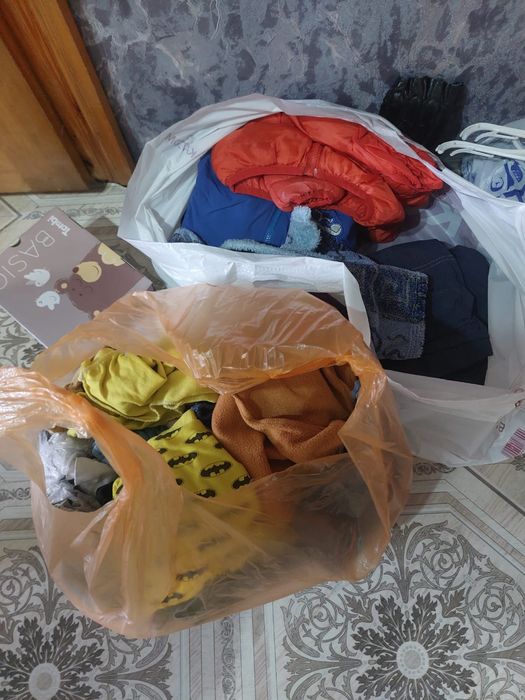 Отдам даром вещи для мальчика