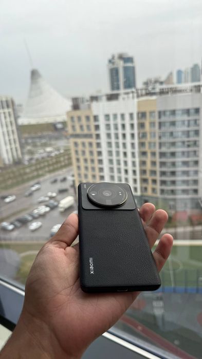 Продам смартфон Xiaomi Mi 12S Ultra