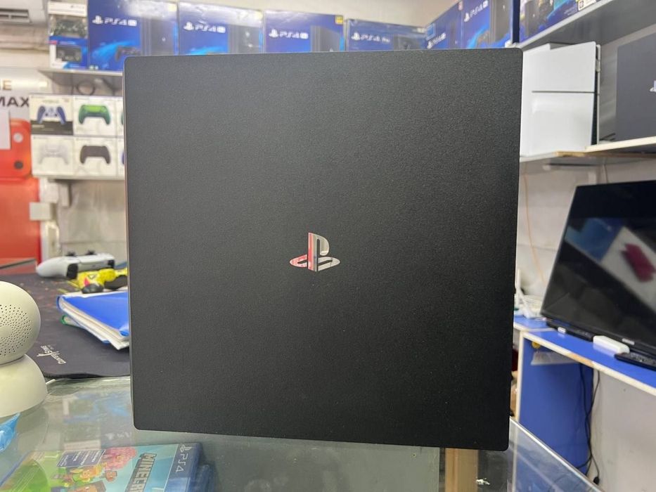 Продается playstation 4 PRO