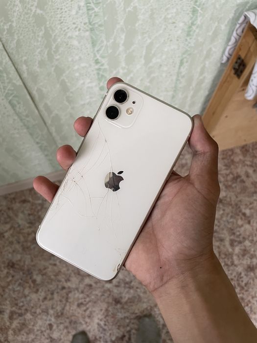 Продам телефон iphone 11