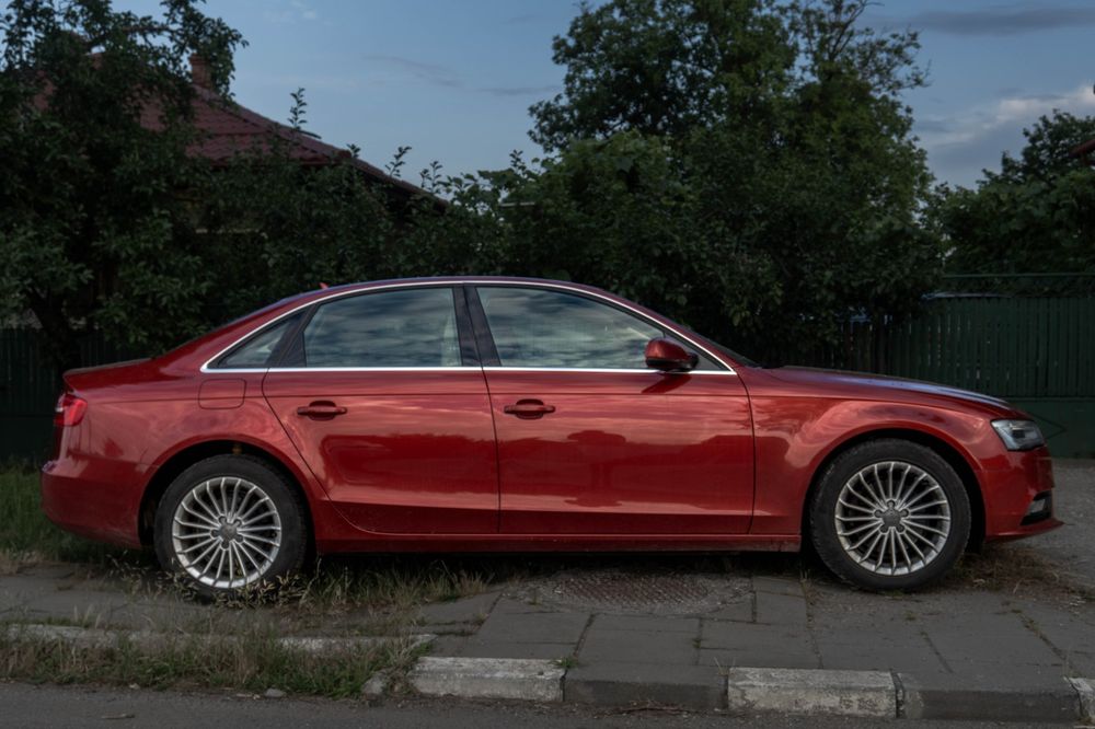 Audi a4 limuzină diesel 190 cai 2015