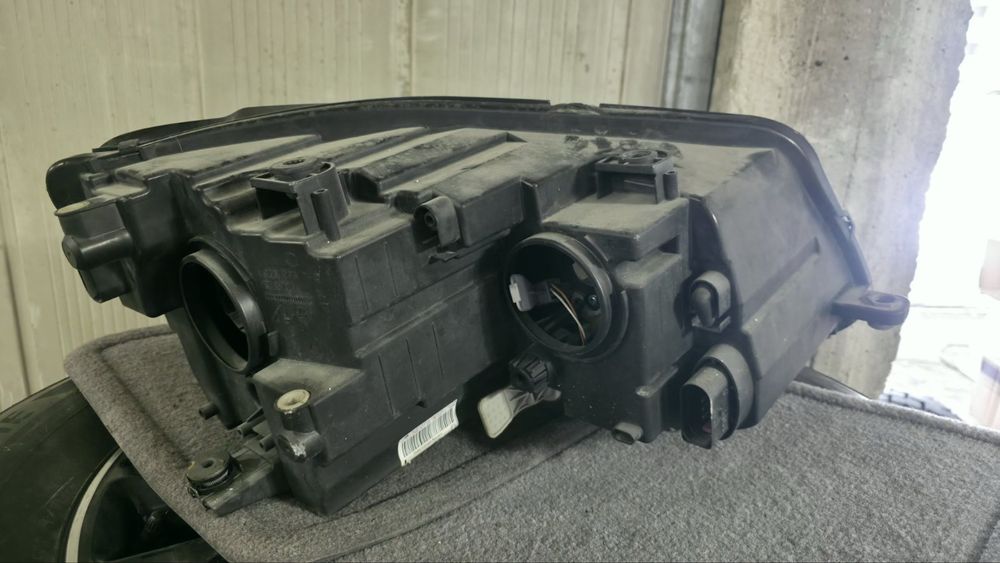 Фар ляв VW Touran II 2010-2015