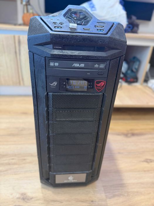 Продавам геймърски компютър i7-4820K + GTX 1070 OC 8GB