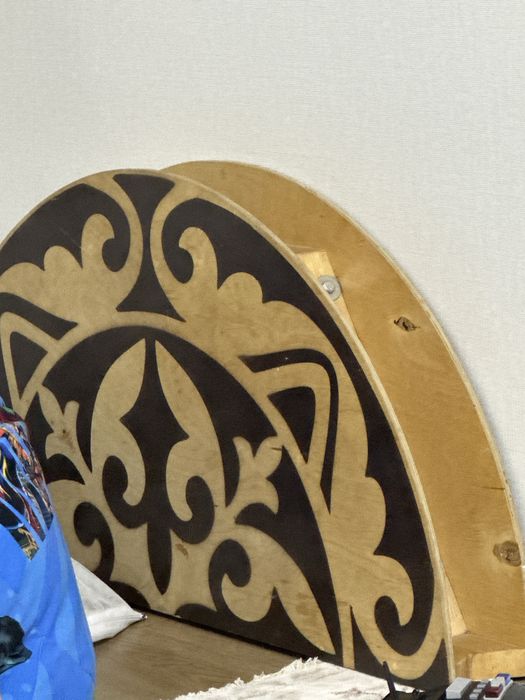 Дөнгелек жер стол сатамын