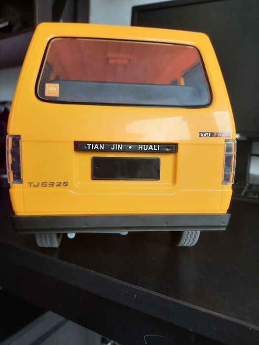 masina 1/10 Wpl d-42 4x2 nefolosit 30 cm L si camioneta D12