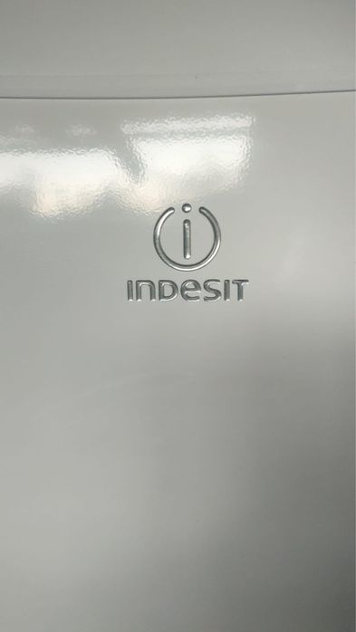 Продам холодильник INDESIT