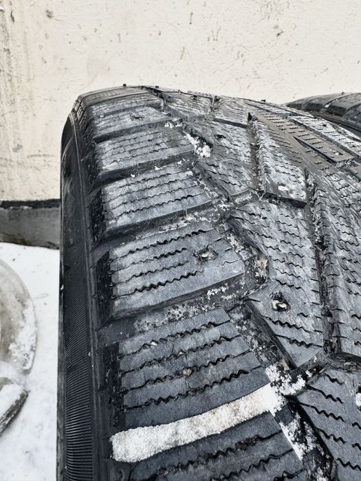 Зимние шины 275/55/20