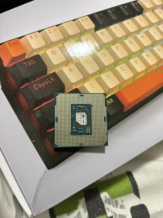 Процессор intel core i3 8100