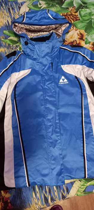 Продам новый лыжный костюм на размер 46-48,на рост 160-170см.