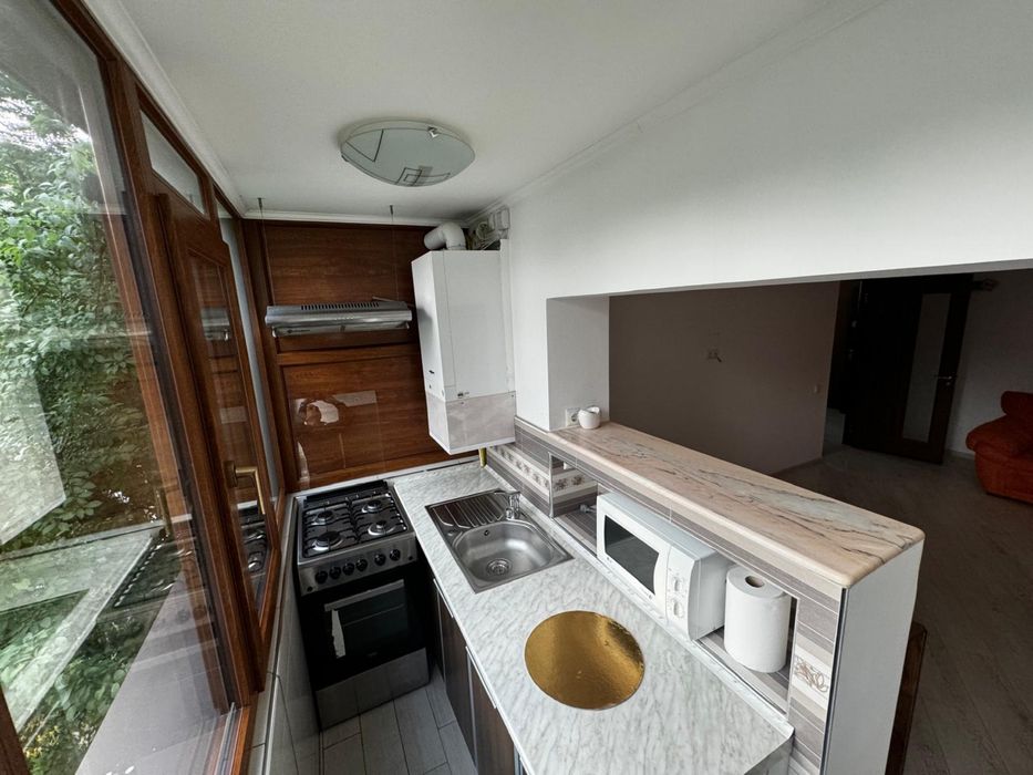 Apartament 3 camere de închiriat