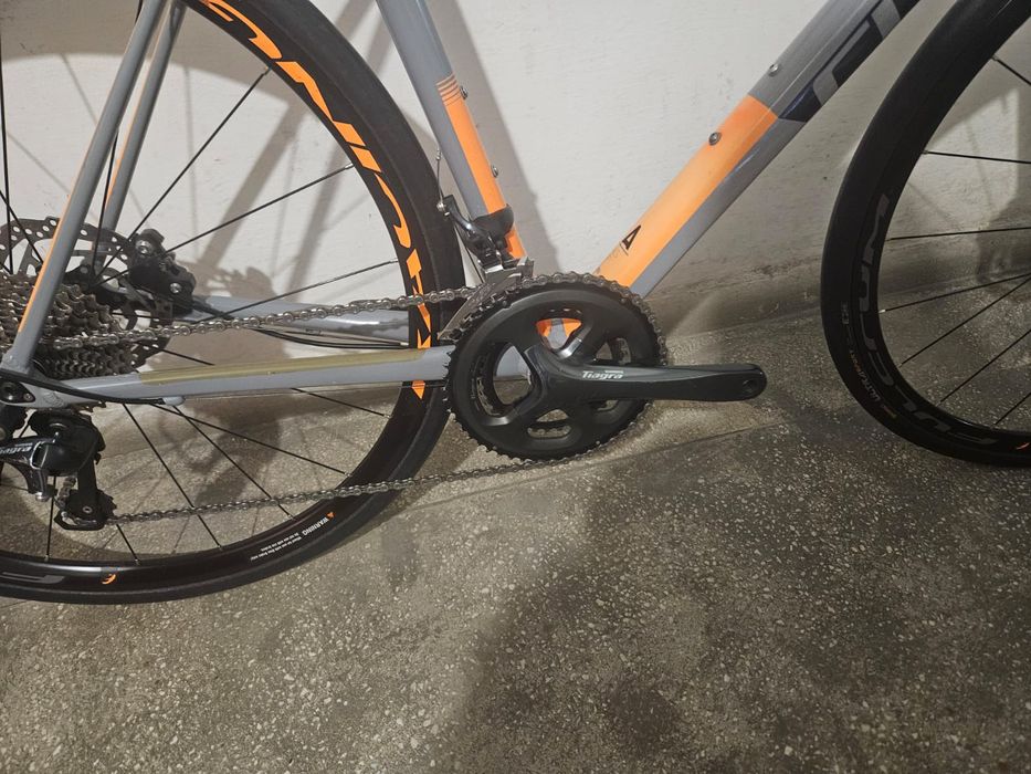 Bicicleta cube attain full Shimano tiagra