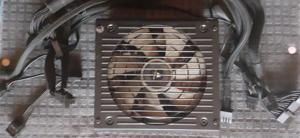 Sursa modulara Corsair RM550x