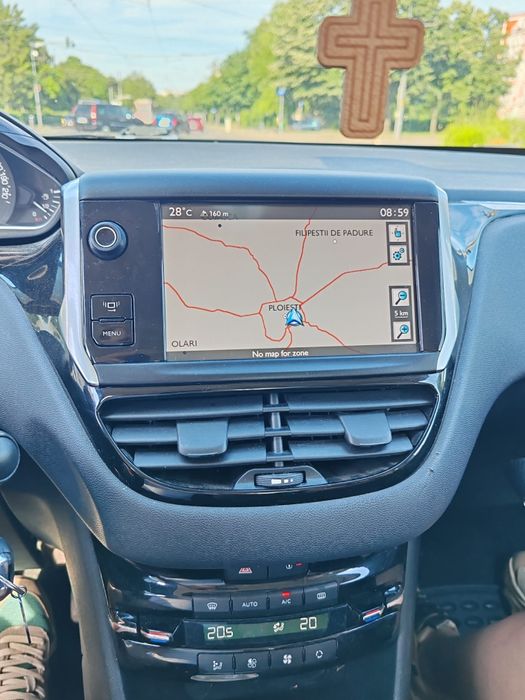 Peugeot 208,2013 ,1.2 benzina,
