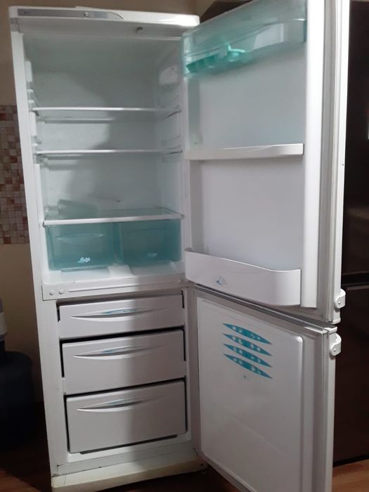 Продам холодильник "Stinol".