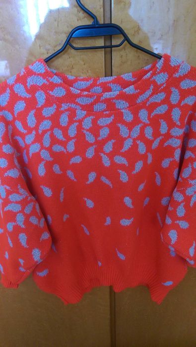 Дамска качествена блуза в червено и сиво