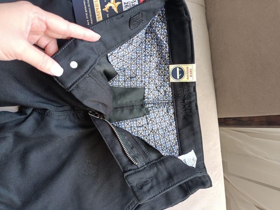 Продаются брюки школьные