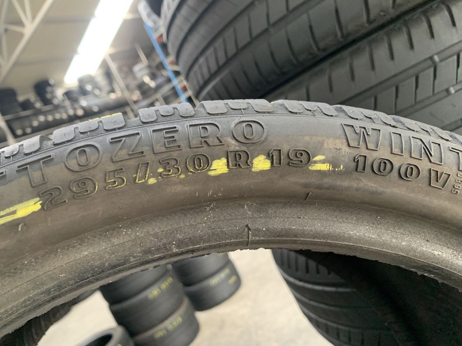 295/30/19 Pirelli