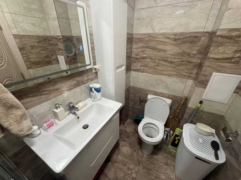 Продава се Двустаен апартамент в Бургас, Център - 55 кв.м за 798 €/кв.м - Снимка #13