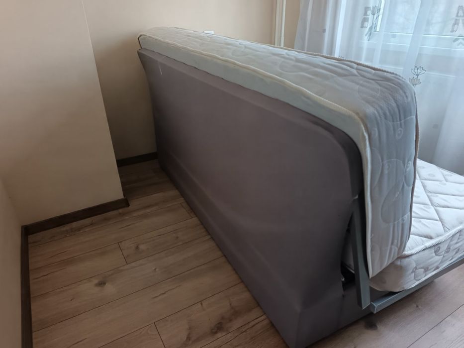 Разтегателен диван