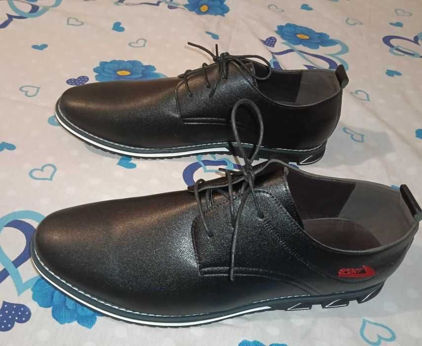 Pantofi numărul 48-49