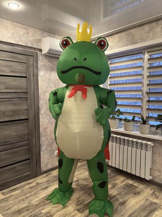 Продам новый праздничный надувной костюм