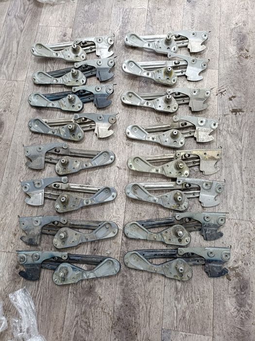 Навес капота Мерседес w124