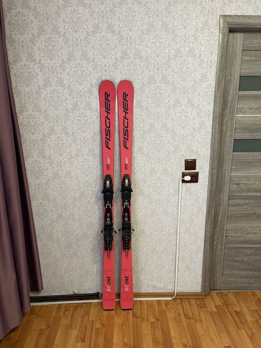 Schiuri 170 cm fischer RC One xtr