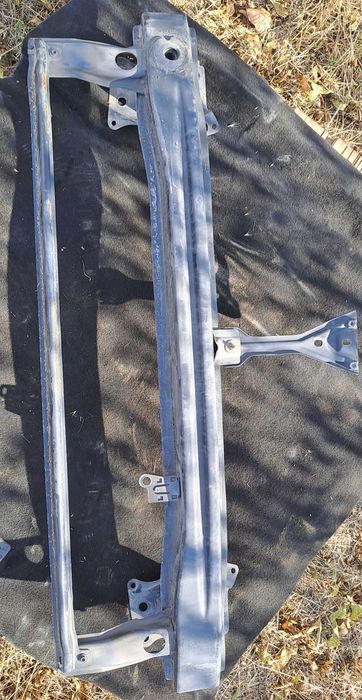 Основа броня / предна греда за Volkswagen Touran II 2015г. 1.6TDI 105к