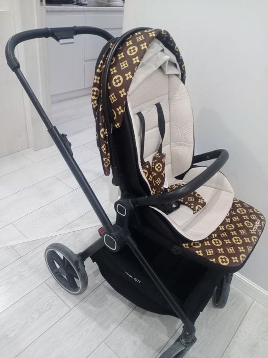 продам прогулочную коляску