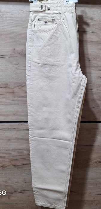 Blugi dama. Tommy Jeans si Tommy Hilfiger My Clothes pe Facebook