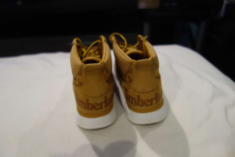 Продавам дамски обувки Timberland номер 37