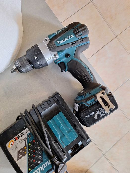 Удaрен винтоверт Makita DHP456