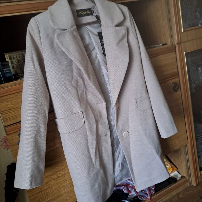 Куртки осенние ,весение