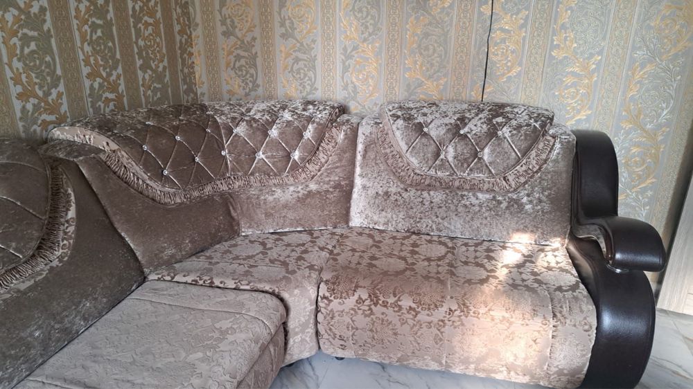 Диван в хорошем состояние