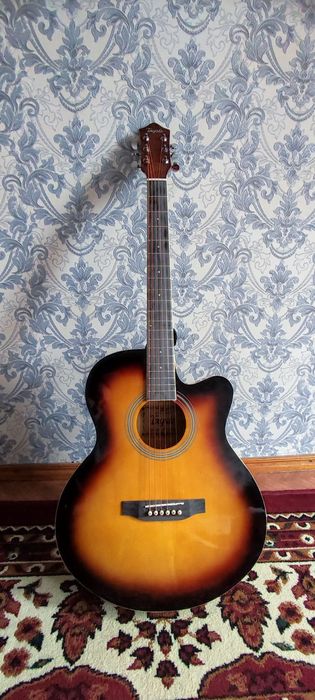 Электроакустическая гитара размером 40