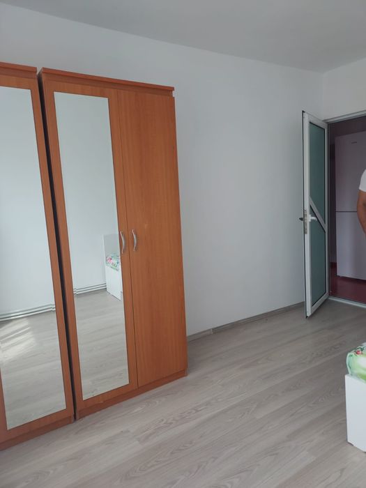 Ofer spre închiriere garsoniera Mioveni