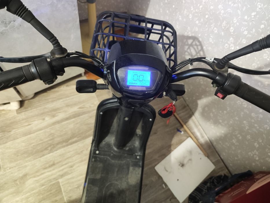 Китайский Электроскутер sk8