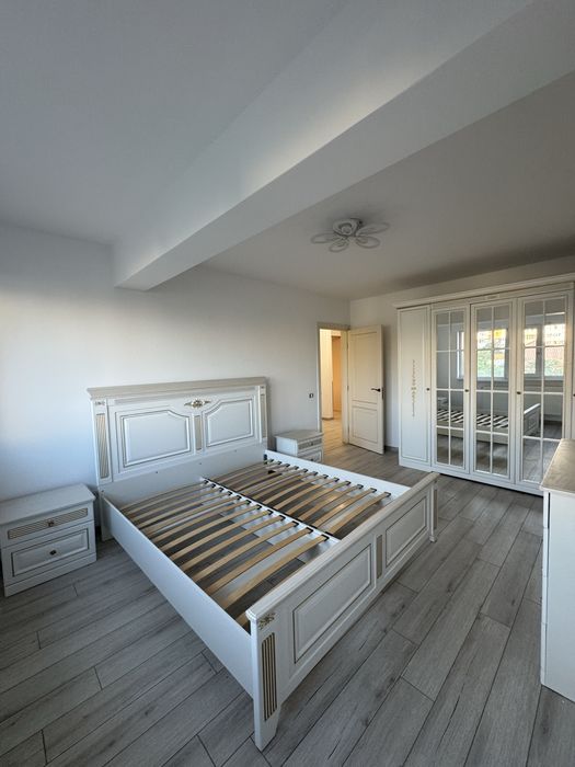 Inchiriez apartament nou  3 camere CUG