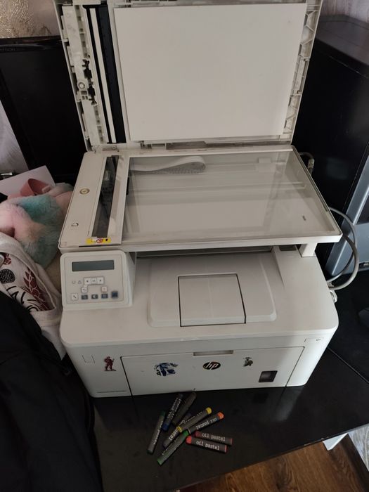 Принтер hp m227,  3в1 идеальном состоянии.