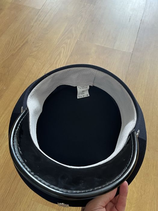 Vand cascheta pompieri iarna